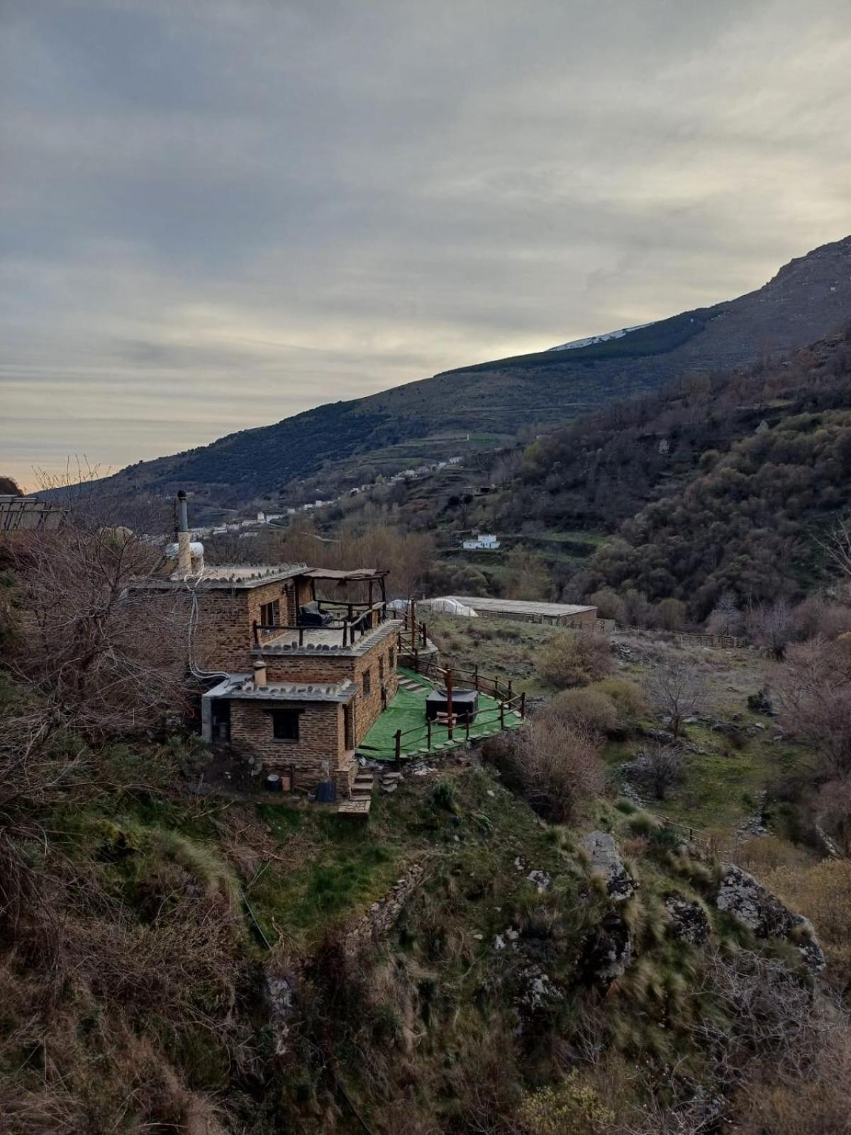 Casa Rural Cortijo Molino Altero Trevélez Exterior foto